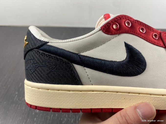Reps LUCY Room Away Trophy Jordan 1 x OG Low Air FN0432-100 0702